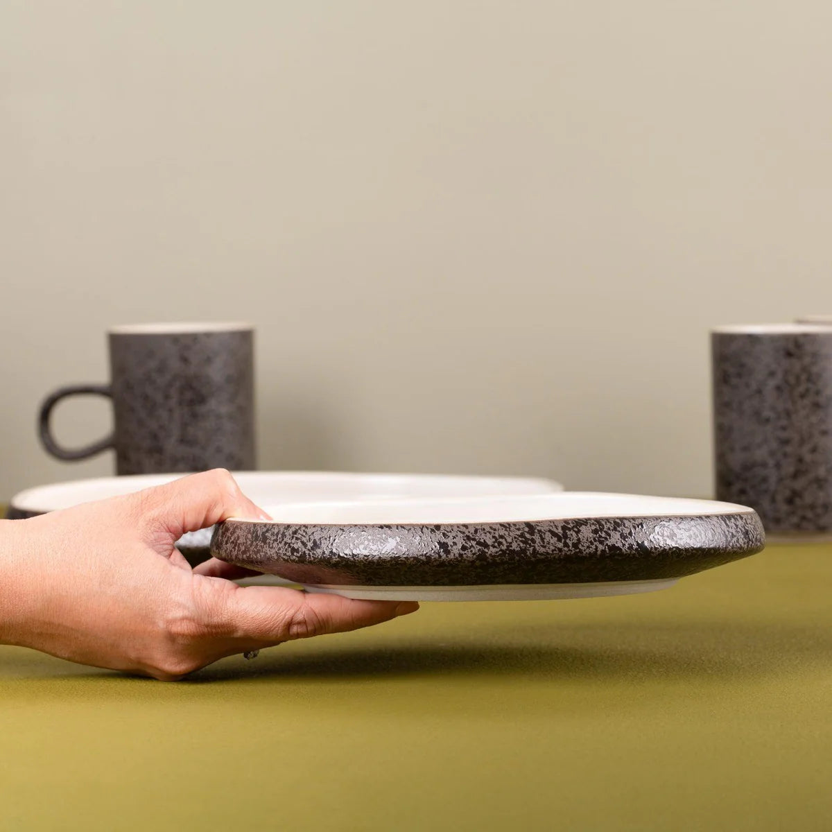 Edge Oval Medium Serving Platter