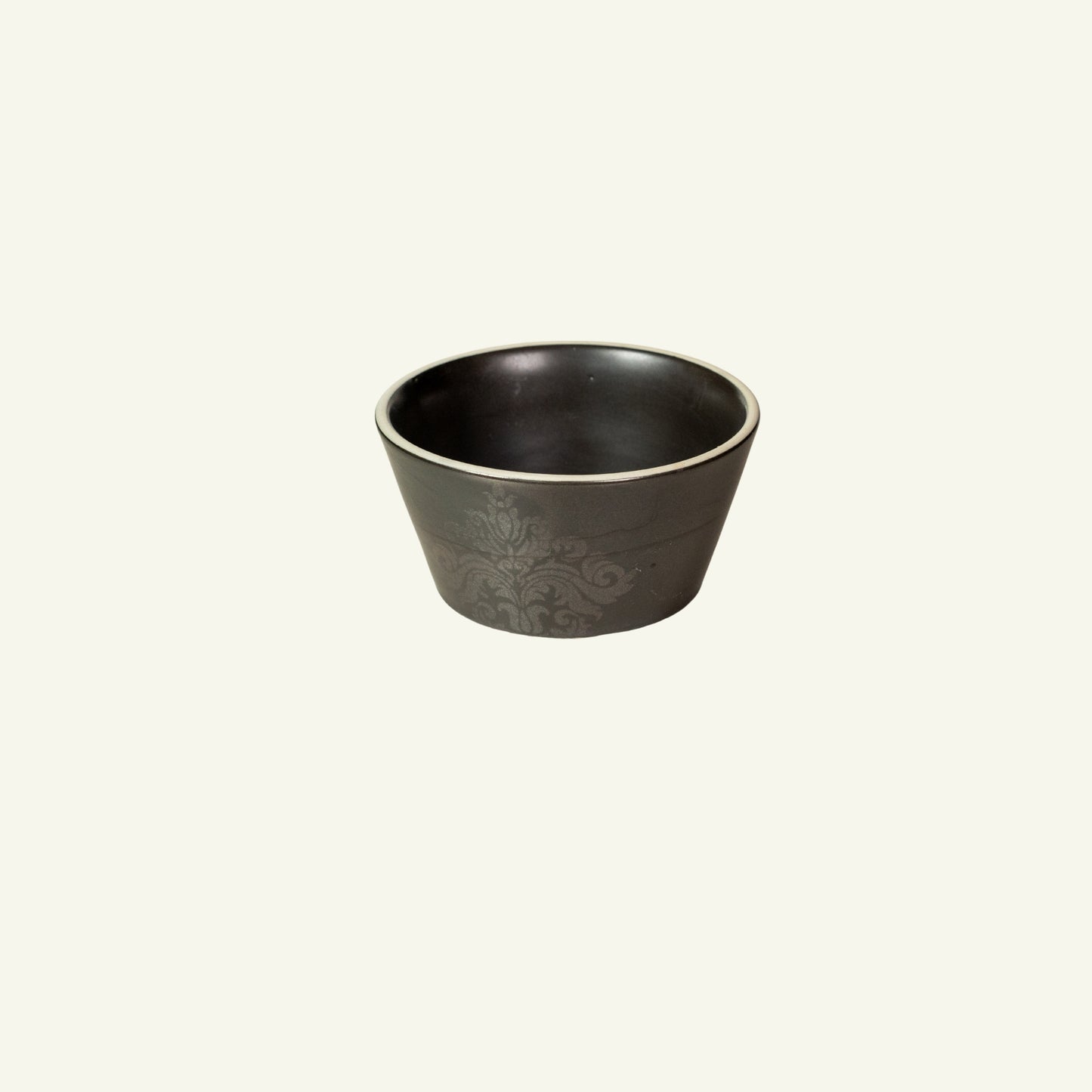 Tapered-Out Edge Single Portion Bowl